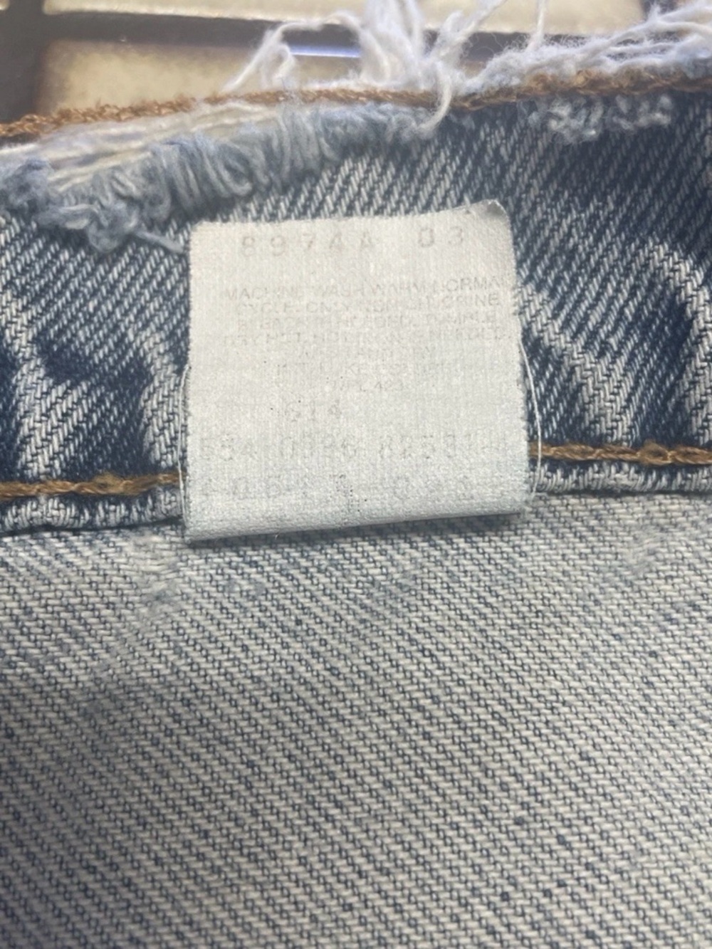 Levi’s Vintage 90s 517 Orange Tag Jeans Distressed. Size 33x34 - Picture 9 of 11